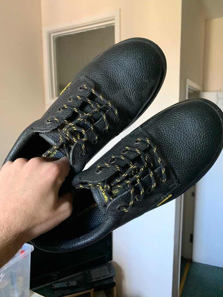 earth work safety shoes